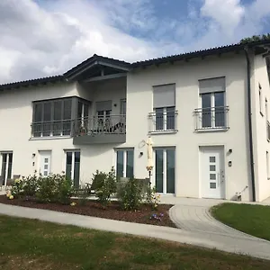 https://ferienwohnungen-schiltenstein.com-bavaria.com